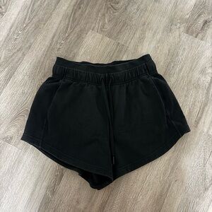 lululemon black inner glow shorts